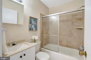 6306 Paddington Ln, Centreville, VA 20120 - Photo 15