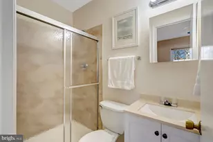 6306 Paddington Ln, Centreville, VA 20120 - Photo 21