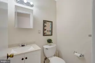 6306 Paddington Ln, Centreville, VA 20120 - Photo 11