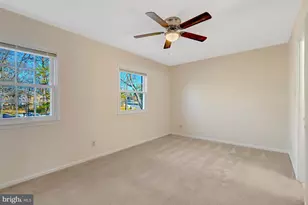 6306 Paddington Ln, Centreville, VA 20120 - Photo 13