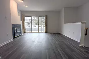 14437 Glencrest Cir, Centreville, VA 20120 - Photo 7