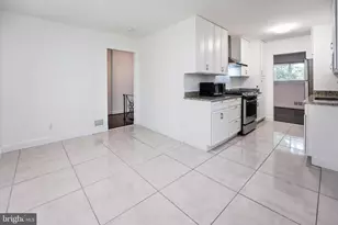 7815 Bristow Dr, Annandale, VA 22003 - Photo 9