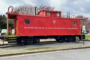 930 Fairway Dr NE, Vienna, VA 22180 - Photo 45