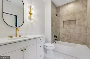 930 Fairway Dr NE, Vienna, VA 22180 - Photo 33