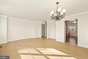 14821 Haymarket Ln, Centreville, VA 20120 - Photo 11