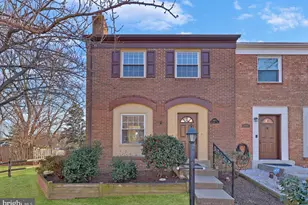 14821 Haymarket Ln, Centreville, VA 20120 - Photo 1