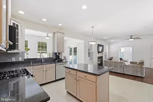 8431 Ambrose Ct, Springfield, VA 22153 - Photo 13