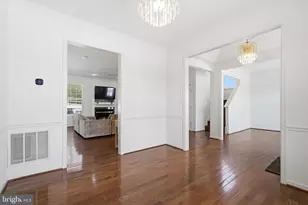 8431 Ambrose Ct, Springfield, VA 22153 - Photo 7