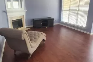 8202 Catbird Cir, Lorton, VA 22079 - Photo 3