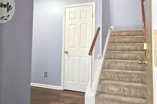 8202 Catbird Cir, Lorton, VA 22079 - Photo 3