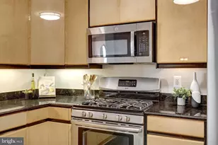 11776 Stratford House Pl, Reston, VA 20190 - Photo 9