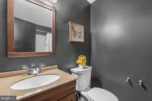 2901 Everleigh Way, Fairfax, VA 22031 - Photo 25