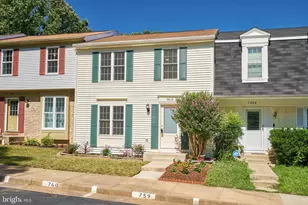 5810 Bunker Woods Ln, Burke, VA 22015 - Photo 3