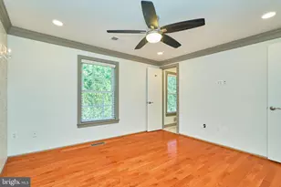 5810 Bunker Woods Ln, Burke, VA 22015 - Photo 17