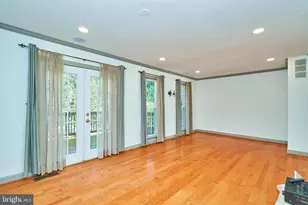 5810 Bunker Woods Ln, Burke, VA 22015 - Photo 13