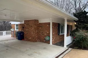 6830 Pacific Ln, Annandale, VA 22003 - Photo 5