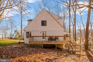 9982 Blackberry Ln, Great Falls, VA 22066 - Photo 35