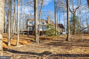 9982 Blackberry Ln, Great Falls, VA 22066 - Photo 33