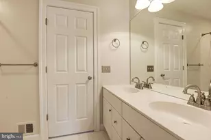 11913 Champion Lake Ct, Herndon, VA 20170 - Photo 51