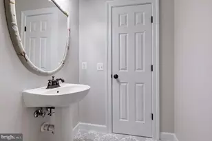 11913 Champion Lake Ct, Herndon, VA 20170 - Photo 7