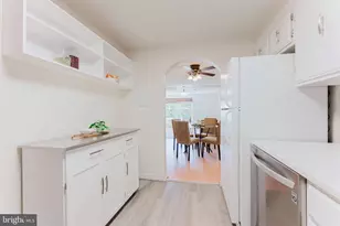 7621 Provincial Dr, McLean, VA 22102 - Photo 13