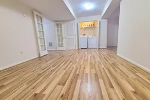 8118 Horseshoe Cottage Cir, Lorton, VA 22079 - Photo 9