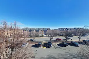 8118 Horseshoe Cottage Cir, Lorton, VA 22079 - Photo 3