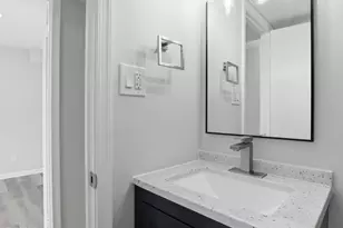 14846 Haymarket Ln, Centreville, VA 20120 - Photo 15