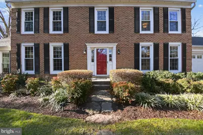 1302 Clayborne House Court, McLean, VA 22101 - Photo 3