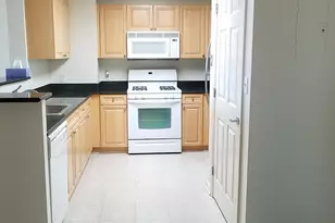 2726 Gallows Rd, Vienna, VA 22180 - Photo 3