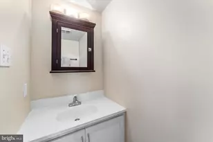 5052 Cliffhaven Dr, Annandale, VA 22003 - Photo 15