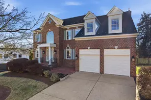 2310 Colonel Lindsay Ct, Falls Church, VA 22043 - Photo 3