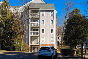 3179 Summit Square Dr, Oakton, VA 22124 - Photo 35