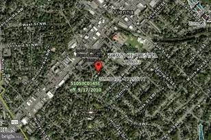 203 Locust St SW, Vienna, VA 22180 - Photo 3