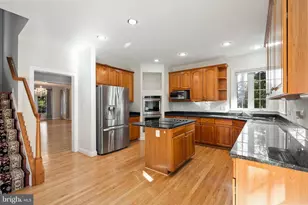 2393 Watters Glen Ct, Falls Church, VA 22043 - Photo 15