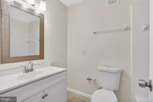 2273 Hunters Run Dr, Reston, VA 20191 - Photo 19