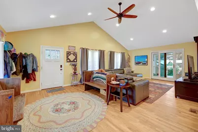 6631 Kirkley Avenue, McLean, VA 22101 - Photo 5