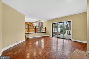 905 Falls Bridge Ln, Great Falls, VA 22066 - Photo 7