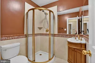 905 Falls Bridge Ln, Great Falls, VA 22066 - Photo 21