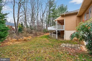 905 Falls Bridge Ln, Great Falls, VA 22066 - Photo 53