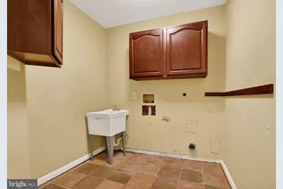 905 Falls Bridge Lane, Great Falls, VA 22066 - Photo 23