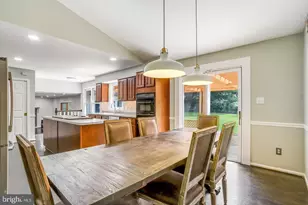 931 Welham Green Rd, Great Falls, VA 22066 - Photo 11