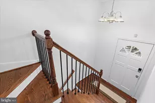 2402 Windbreak Dr, Alexandria, VA 22306 - Photo 3