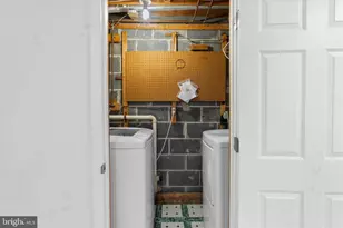 2402 Windbreak Dr, Alexandria, VA 22306 - Photo 29