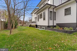 6935 Southridge Dr, McLean, VA 22101 - Photo 89