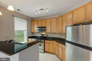 2665 Prosperity Ave, Fairfax, VA 22031 - Photo 7