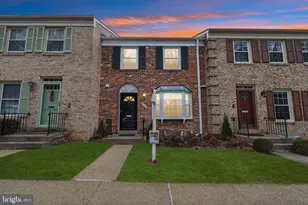 9269 Bailey Ln, Fairfax, VA 22031 - Photo 3