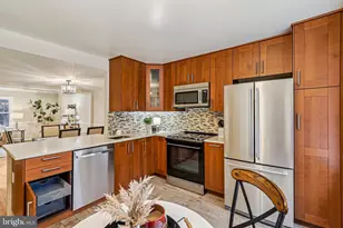 9269 Bailey Ln, Fairfax, VA 22031 - Photo 23