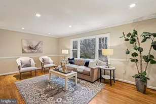 9269 Bailey Ln, Fairfax, VA 22031 - Photo 9