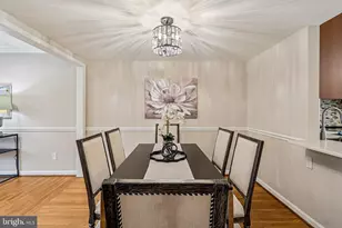 9269 Bailey Ln, Fairfax, VA 22031 - Photo 15